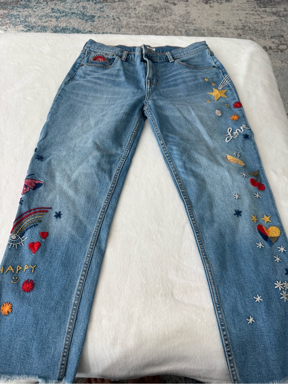 Johnny Was Embroidered Blue Jeans Raw Hem Size 28 D72